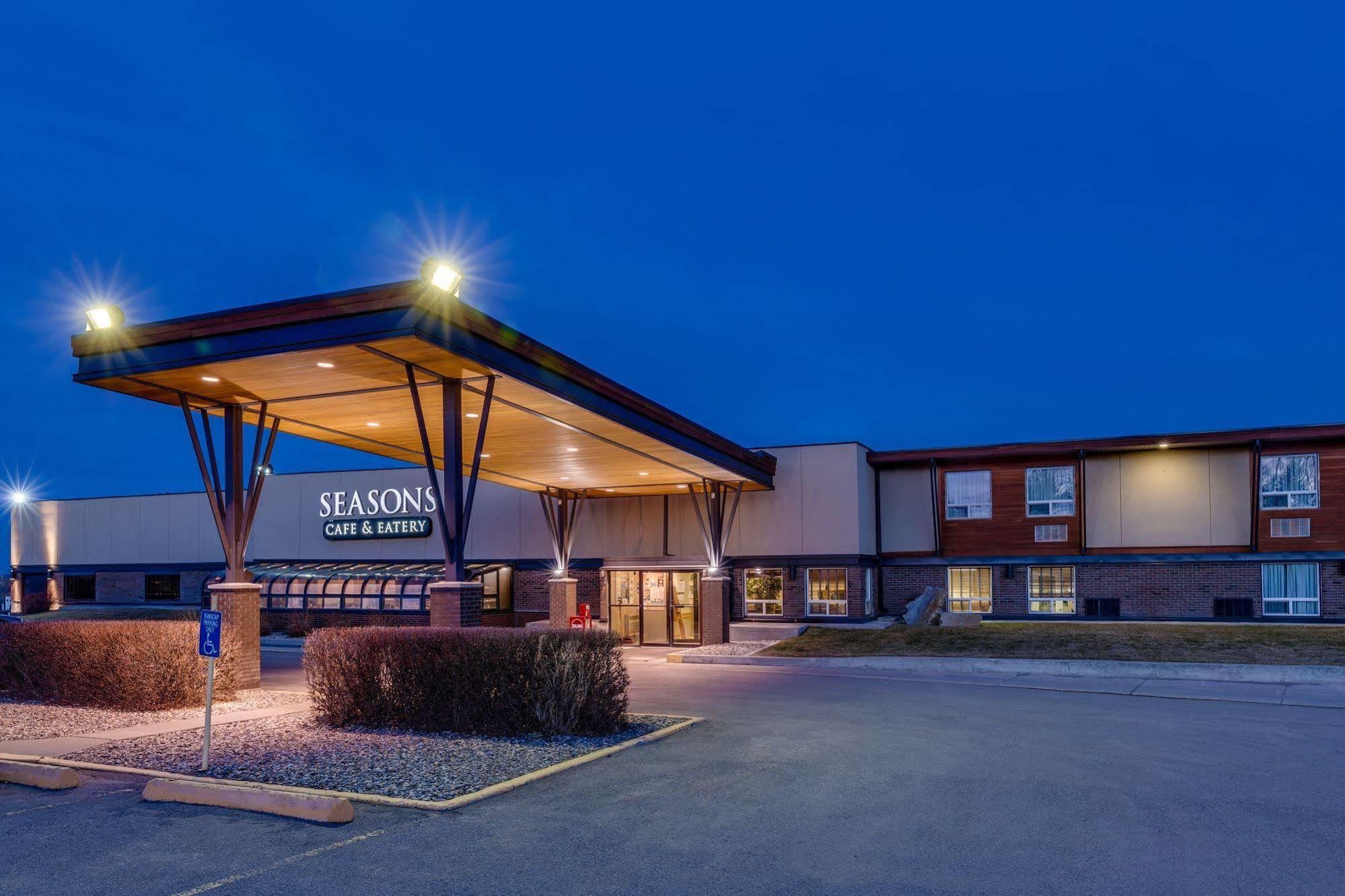 Heritage Inn Hotel & Convention Centre - Pincher Creek Exterior photo